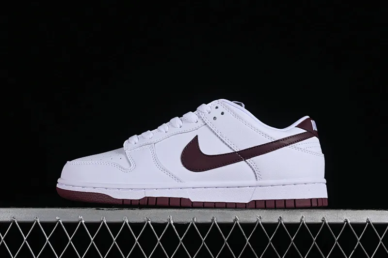 All categories Nk SB Dunk series Nk SB Dunk Low low-top sneakers Nk SB Dunk Low white and red color low-top casual sports skateboard shoes DV0831-102